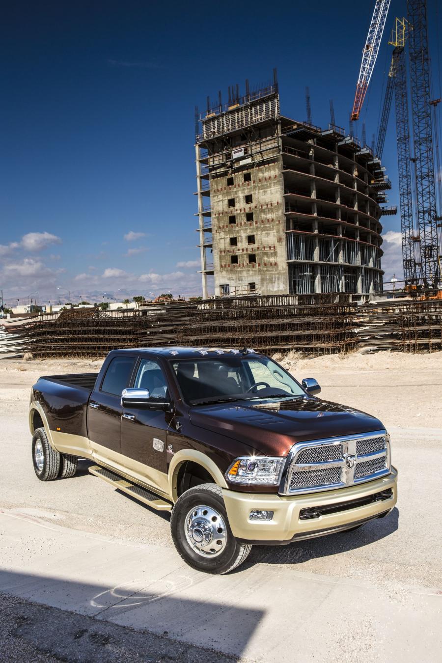  Dodge Ram 3500 Heavy Duty 2013 года  (фото 5 из 12)